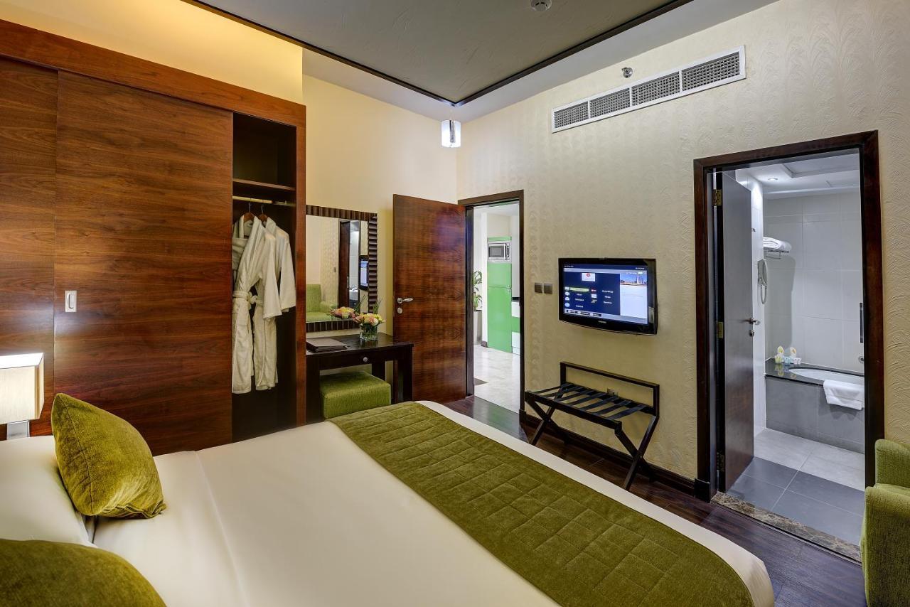 Marina View Deluxe Hotel Apartment Dubai Exterior photo
