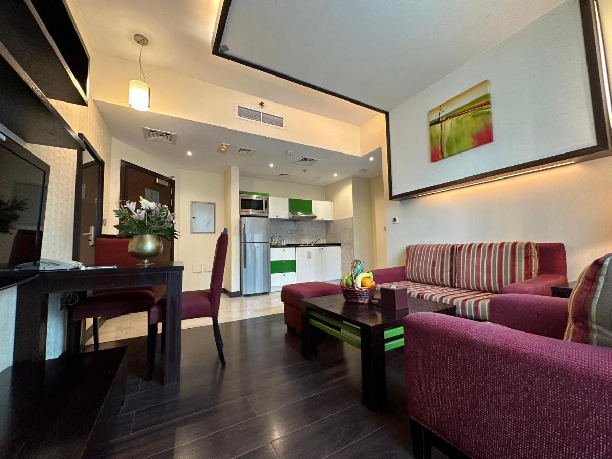 Marina View Deluxe Hotel Apartment Dubai Exterior photo