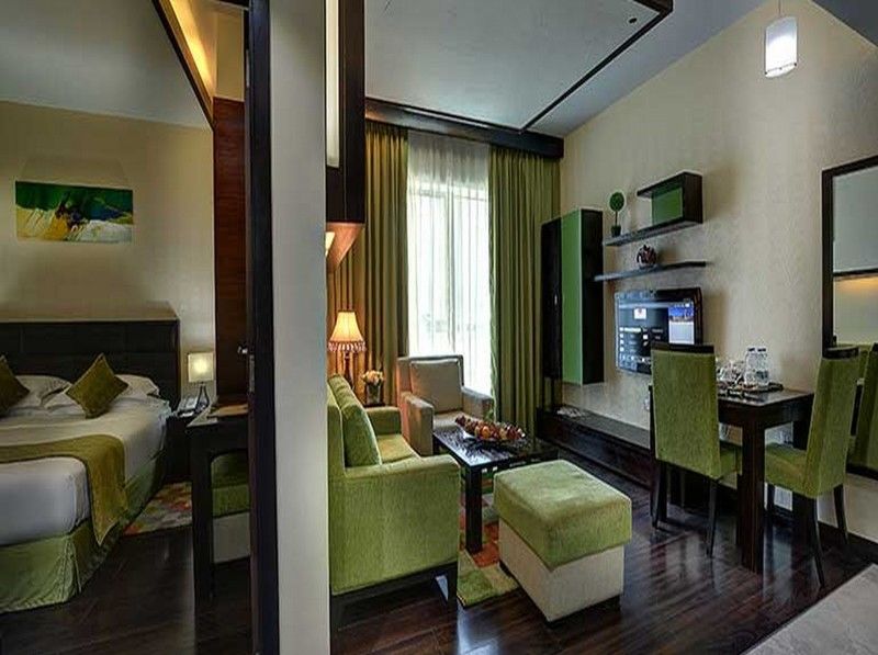 Marina View Deluxe Hotel Apartment Dubai Exterior photo