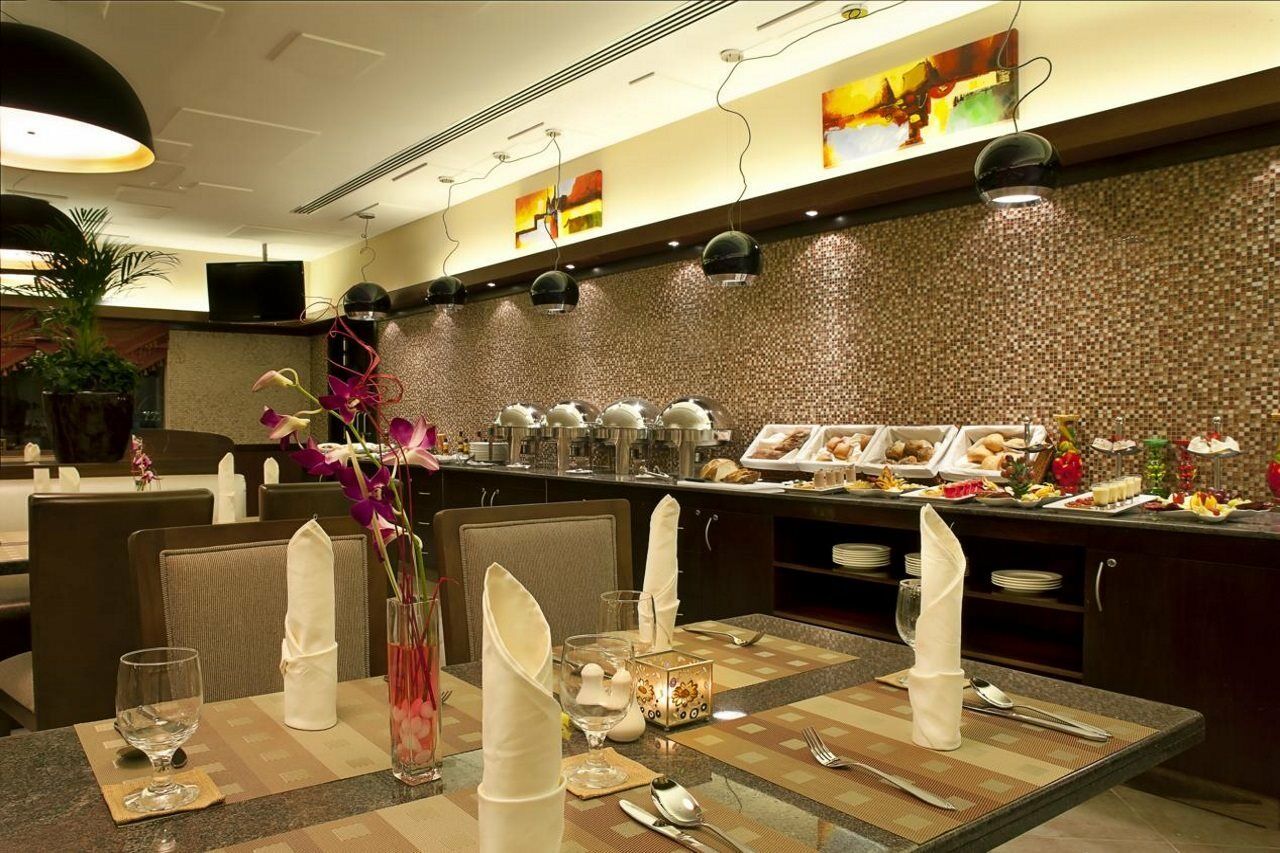 Marina View Deluxe Hotel Apartment Dubai Exterior photo