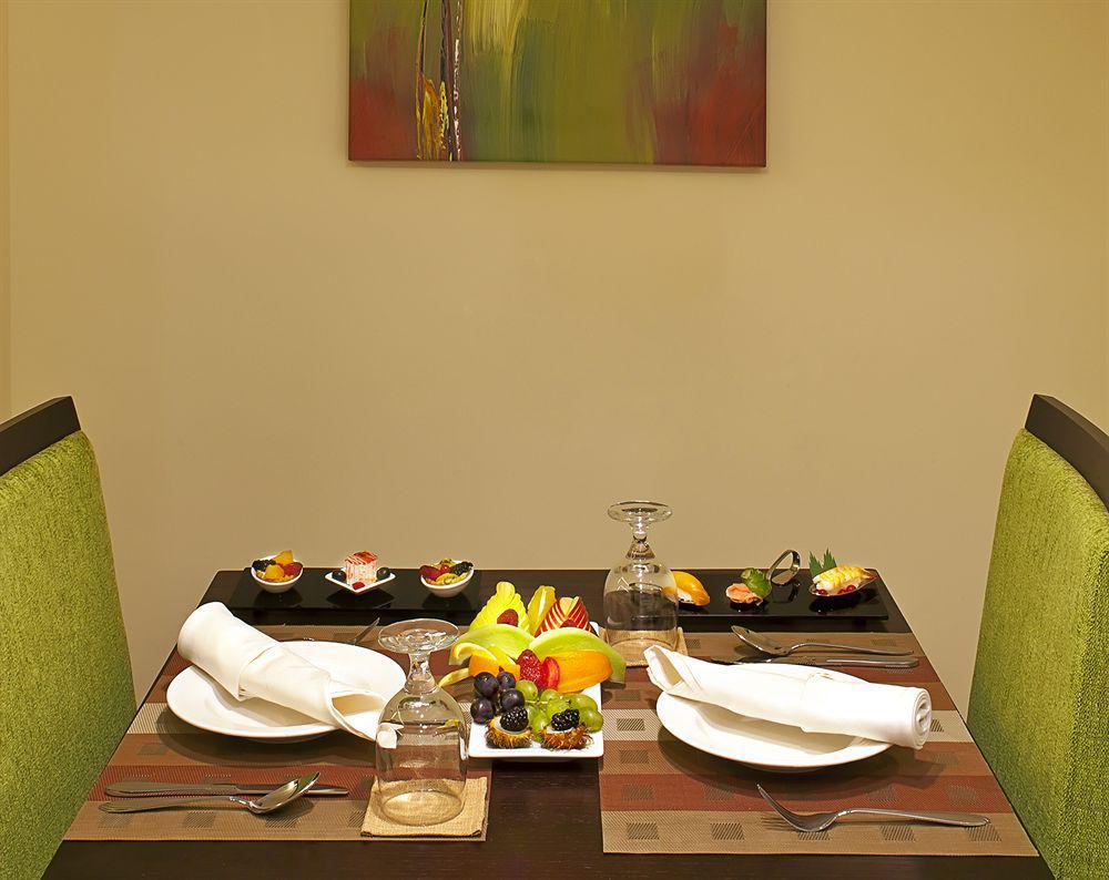 Marina View Deluxe Hotel Apartment Dubai Exterior photo